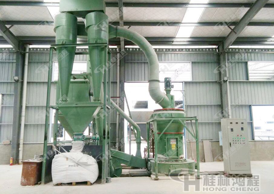 桂林鴻程雜鹵石雷蒙磨粉機，雜鹵石磨機，雜鹵石磨粉機-HC系列縱擺式磨粉機環(huán)保設(shè)備