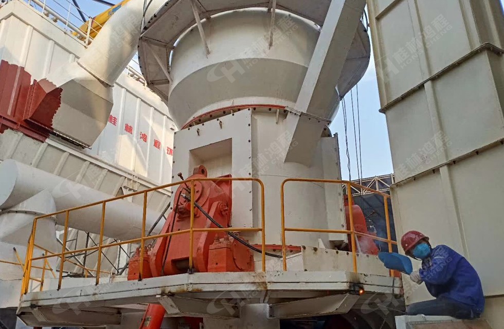 30萬噸高爐渣立磨，HLM1700爐渣立磨機(jī)